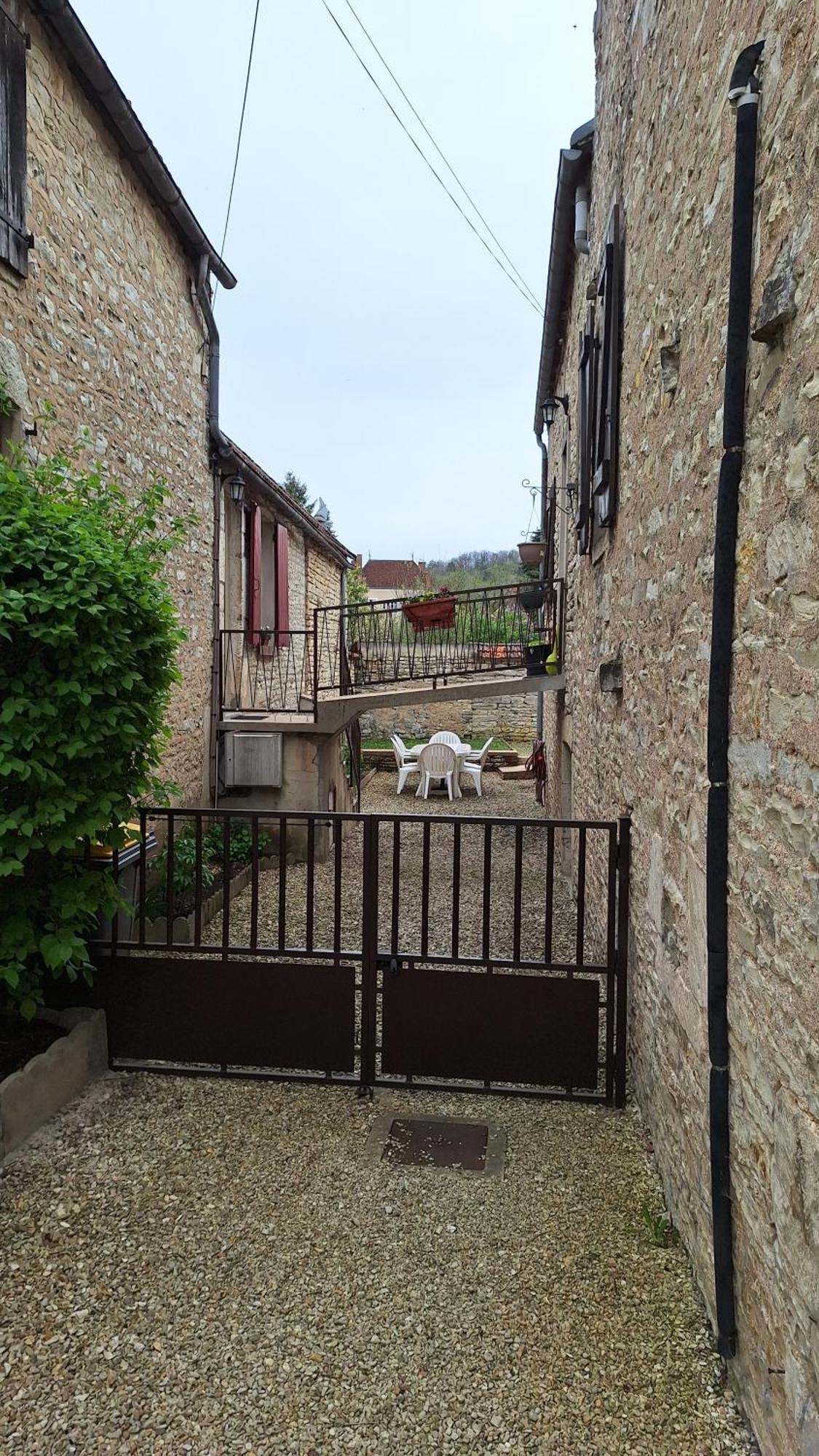 Gite La Passerelle Arcy-sur-Cure ภายนอก รูปภาพ